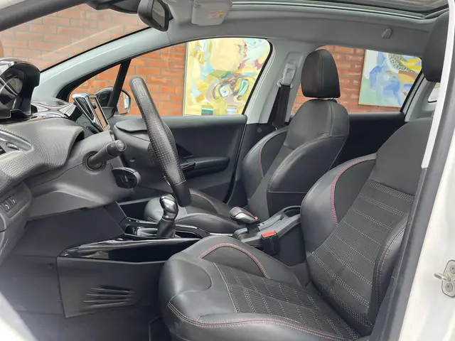 Peugeot 2008 PureTech 110 GT-line 2018 Benzine 8