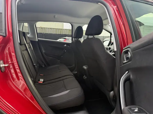 Peugeot 2008 1.2 PureTech Signature 2019 Benzine 9