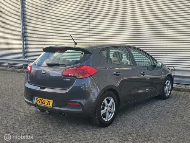 Kia cee'd 1.6 GDI ComfortLine |Jaar Garantie !! 2015 Benzine 35