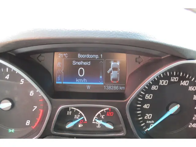 Ford Kuga 1.5 Trend , AIRCO , NAVI , LM VELG 2016 Benzine 26