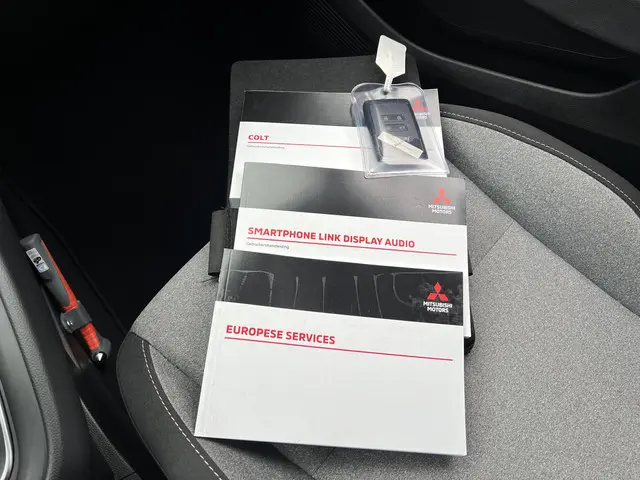 Mitsubishi Colt 1.0T MT Intense 2024 Benzine 18