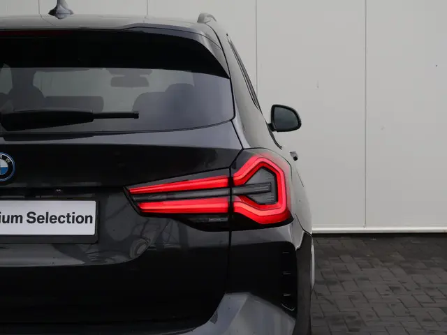 BMW iX3 High Executive 80 kWh 2023 Elektrisch 13