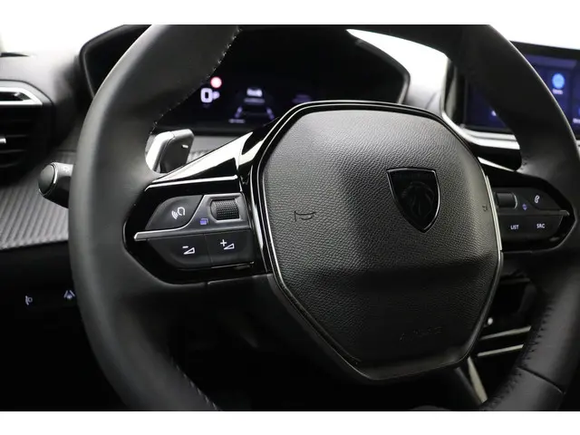 Peugeot 2008 1.2 Hybrid 136 Allure 2024 Hybride Benzine 32