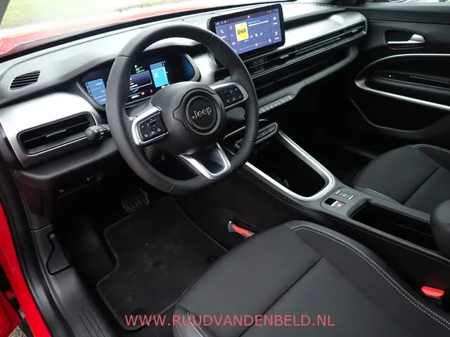 Jeep Avenger Altitude 54kWh 2024 Elektrisch 8