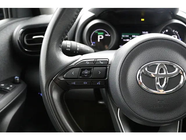 Toyota Yaris 1.5 Hybrid Dynamic 2020 Hybride Benzine 18