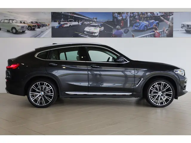 BMW X4 xDrive20i 2021 Benzine 3