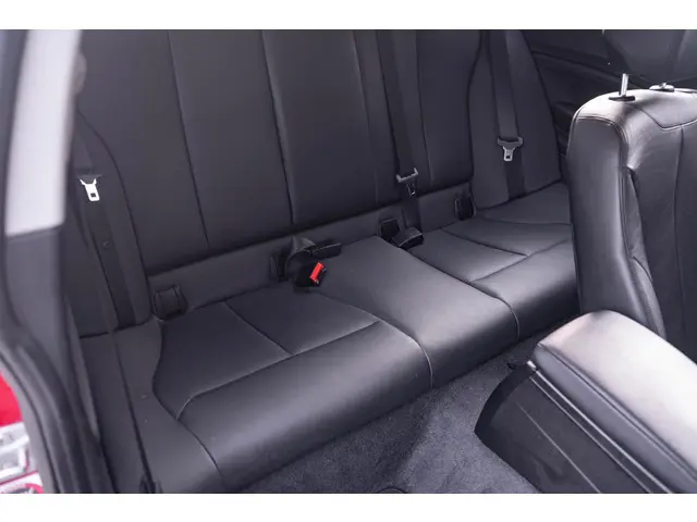 BMW 1 Serie 114i EDE Business+ 2013 Benzine 38