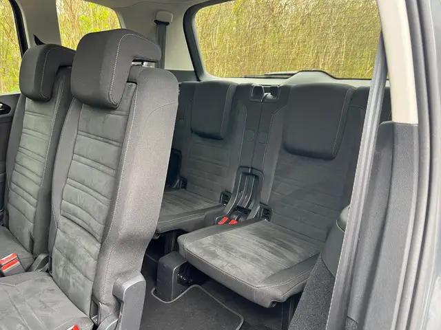Volkswagen Touran 1.5 TSI Highline 7p, 1e eig. 2021 Benzine 24
