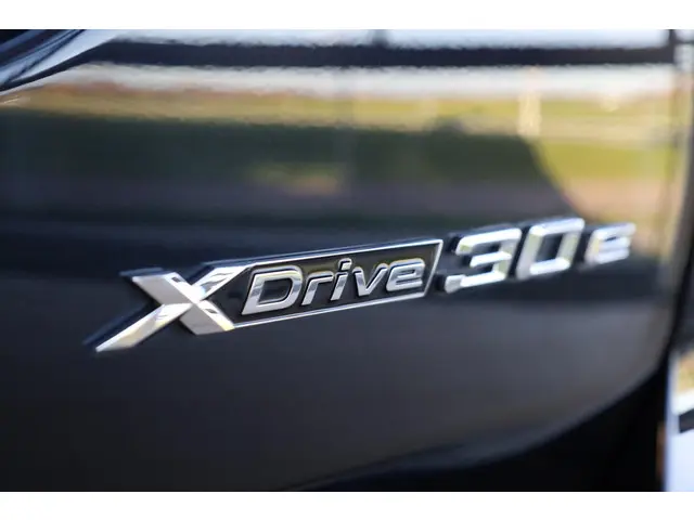 BMW X3 xDrive30e 2024 Hybride Benzine 30