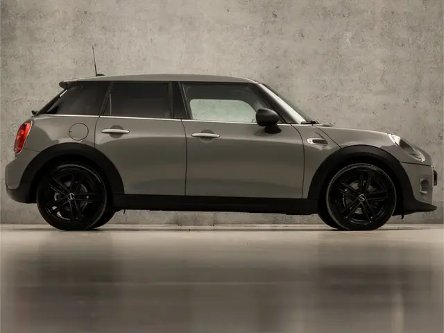 MINI One 1.5 One Sport 2019 Benzine 4