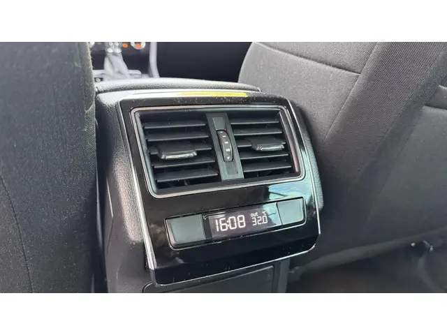 Škoda Superb 1.4 TSI ACT Style Business 2018 Benzine 12