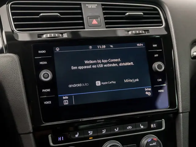 Volkswagen Golf 1.5 TSI R-Line Sport 2018 Benzine 29