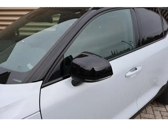 Volvo XC40 T5 Recharge R-Design 2021 Hybride Benzine 38
