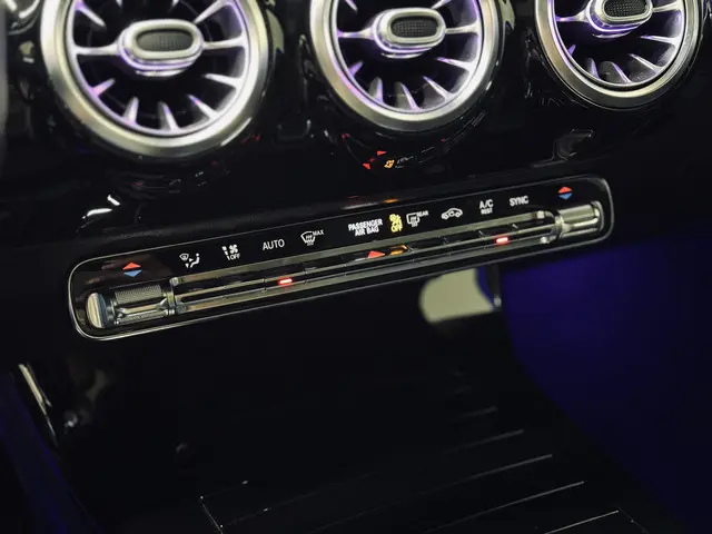 Mercedes-Benz A-Klasse 200 AMG Night 2019 Benzine 19