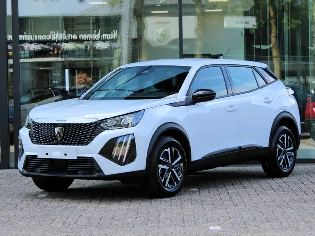 Peugeot 2008 1.2 PureTech 100 Style 2025 Benzine 4