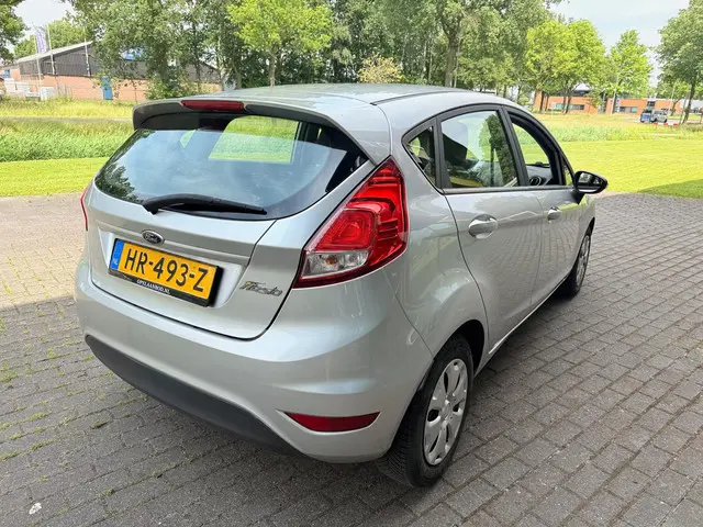 Ford Fiesta 1.5 TDCi Style Lease 2015 Diesel 13