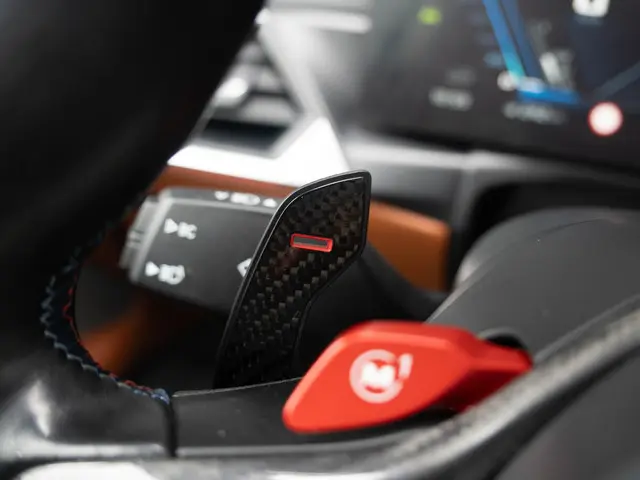 BMW M4 Cabrio xDrive Competition 2024 Benzine 37