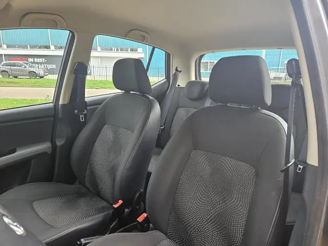 Hyundai i10 1.1 i-Drive Cool Airco! Rijklaar 2012 Benzine 5