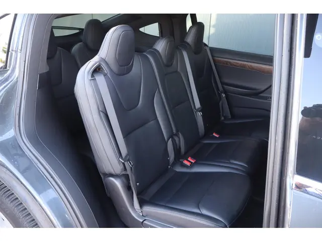Tesla Model X 75D Base 7p. 2018 Elektrisch 18