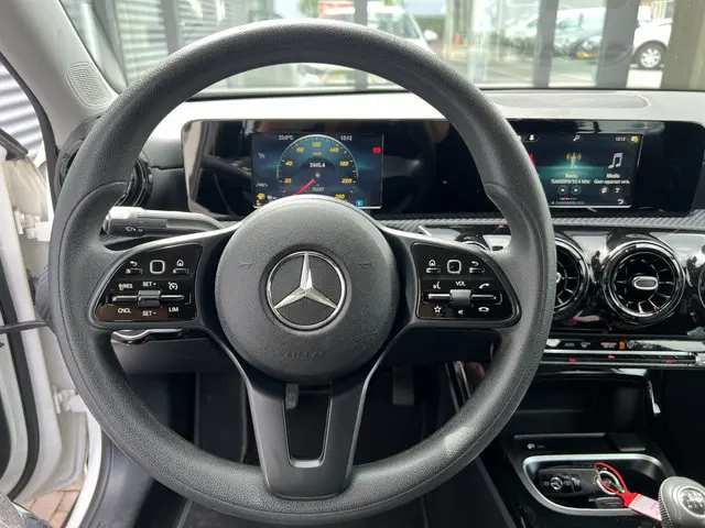 Mercedes-Benz A-Klasse 180 2020 Benzine 6