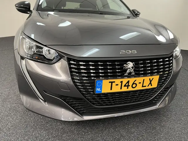 Peugeot 208 1.2 PureTech Active Pack 2022 Benzine 32
