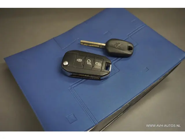 Peugeot 208 1.2 VTi Urban Soul 2013 Benzine 22