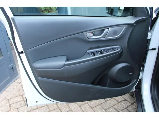 Hyundai Kona EV Premium 64 kWh 2020 Elektrisch 17