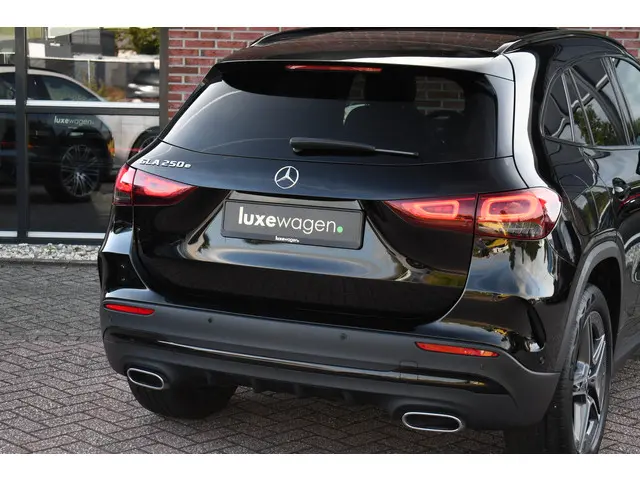 Mercedes-Benz GLA 250 e AMG 2021 Hybride Benzine 44