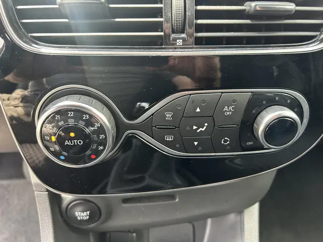 Renault Clio Estate 0.9 TCe Intens 2019 Benzine 12