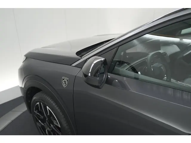 Peugeot 3008 1.2 Hybrid 136 GT 2025 Hybride Benzine 21