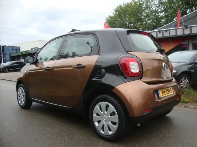 Smart Forfour 1.0 Essential Edition ( 2016 ) 2016 Benzine 30