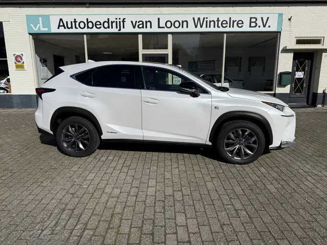 Lexus NX 2