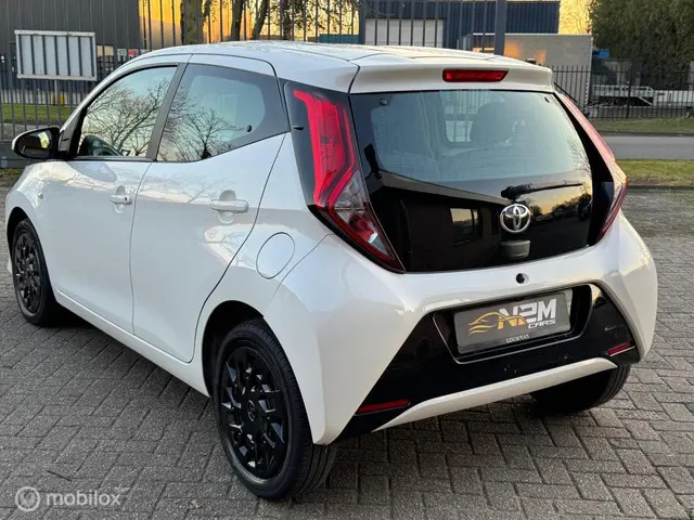 Toyota Aygo 1.0 VVT-i x-clusiv|NAP 2021 Benzine 3