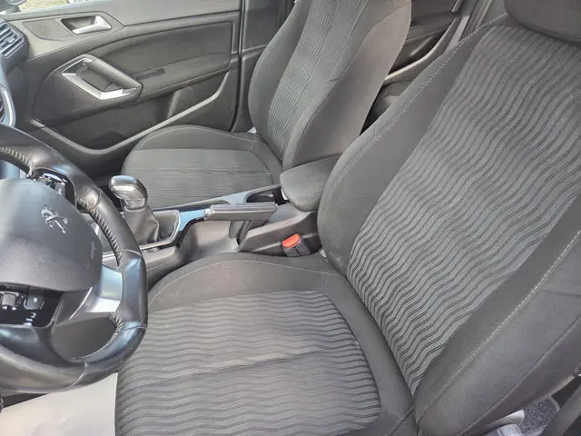 Peugeot 308 SW 1.2 PureTech Blue Lease 2015 Benzine 12