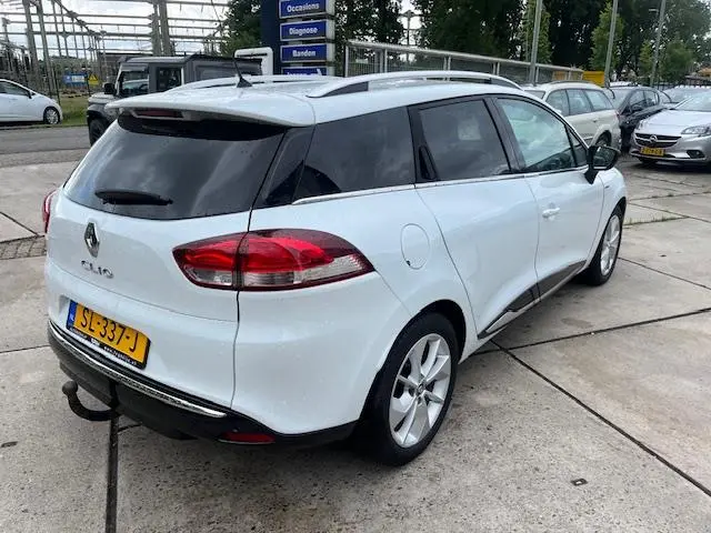 Renault Clio Estate 0.9 TCe Limited 2018 Benzine 2
