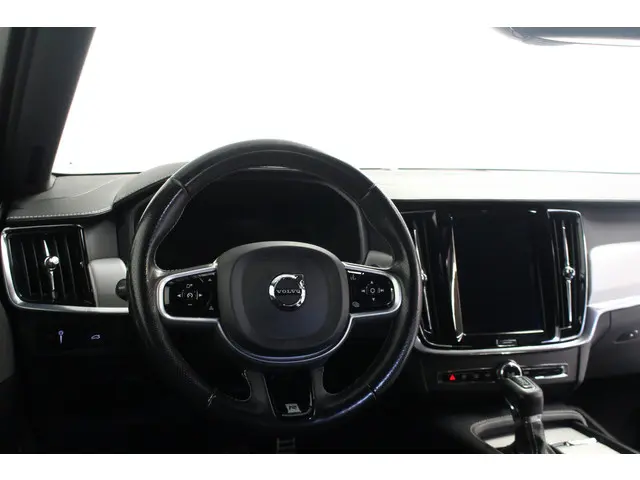 Volvo V90 T4 190pk R-Design 2018 Benzine 14