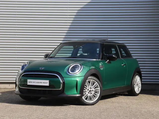 MINI 3-Deurs Cooper 2022 Benzine 37