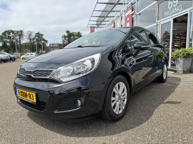 Kia Rio 1.2 CVVT World Cup Edition 2014 Benzine 4