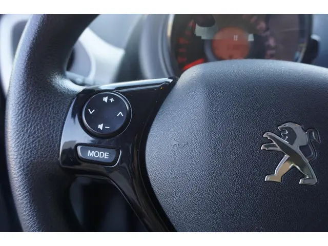 Peugeot 108 1.0 VTi Active 2015 Benzine 10