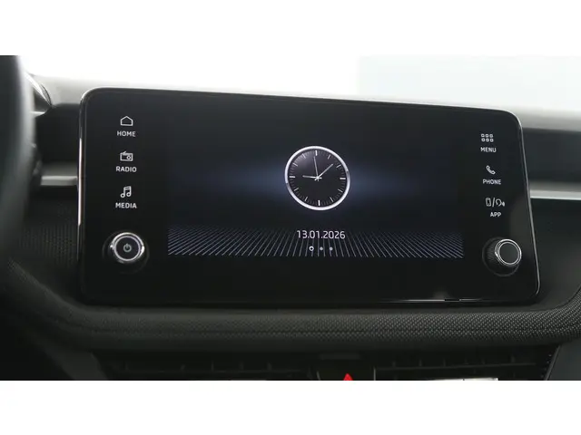 Škoda Fabia 1.0 TSI 95pk Selection 2024 Benzine 36