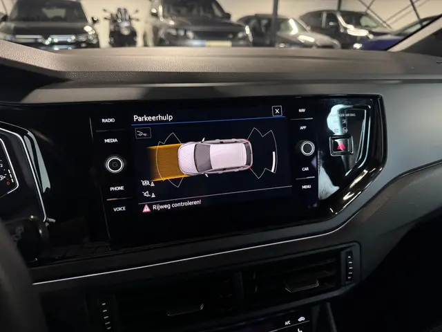 Volkswagen Polo 1.0 TSI R-Line KEYLESS CAM 2024 Benzine 15