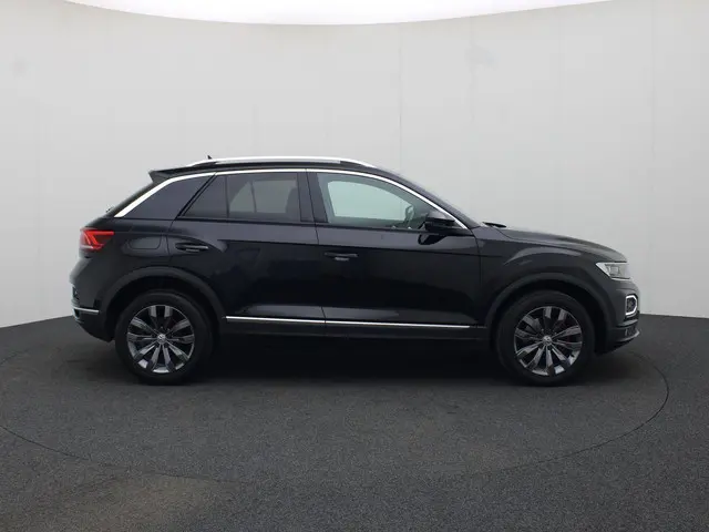 Volkswagen T-Roc 3