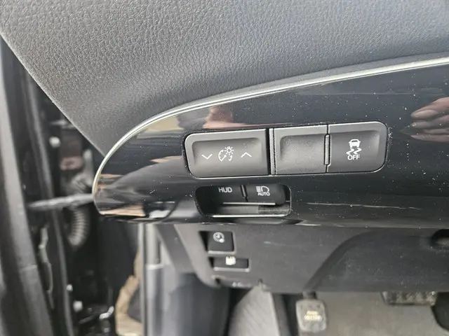 Toyota Prius 1.8 Plug-in Dynamic 2022 Hybride Benzine 21