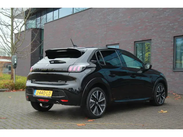 Peugeot 208 1.2 PureTech GT-Line 2020 Benzine 10