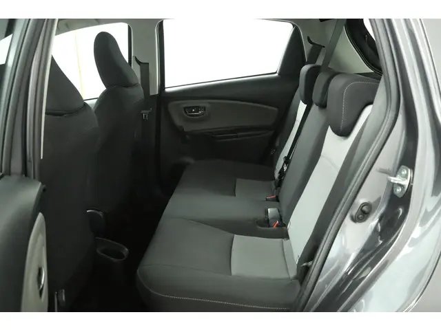 Toyota Yaris 1.5 Hybrid Active 2020 Hybride Benzine 18