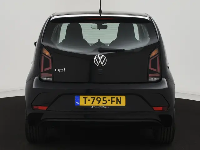 Volkswagen up! 1.0 2023 Benzine 9