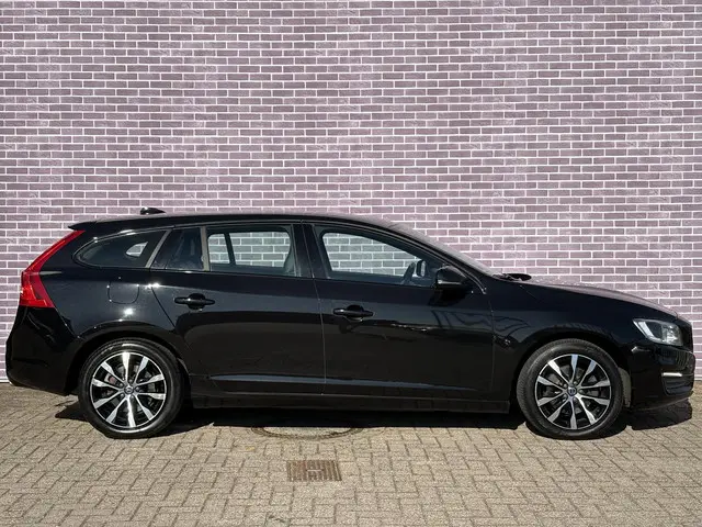 Volvo V60 1.5 T2 Polar+ Dynamic 2018 Benzine 25