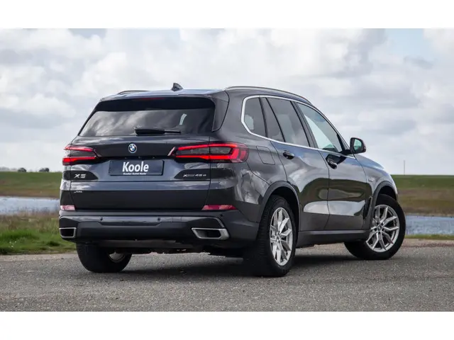 BMW X5 xDrive45e 2021 Hybride Benzine 52