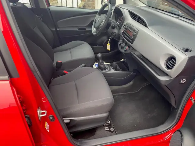 Toyota Yaris 1.0 VVT-i Trend airco 2016 Benzine 10