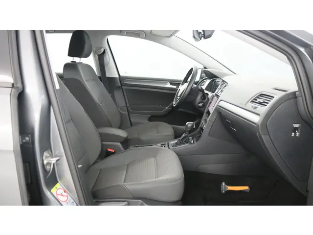 Volkswagen e-Golf 36kWh / 136pk E-DITION 2020 Elektrisch 17